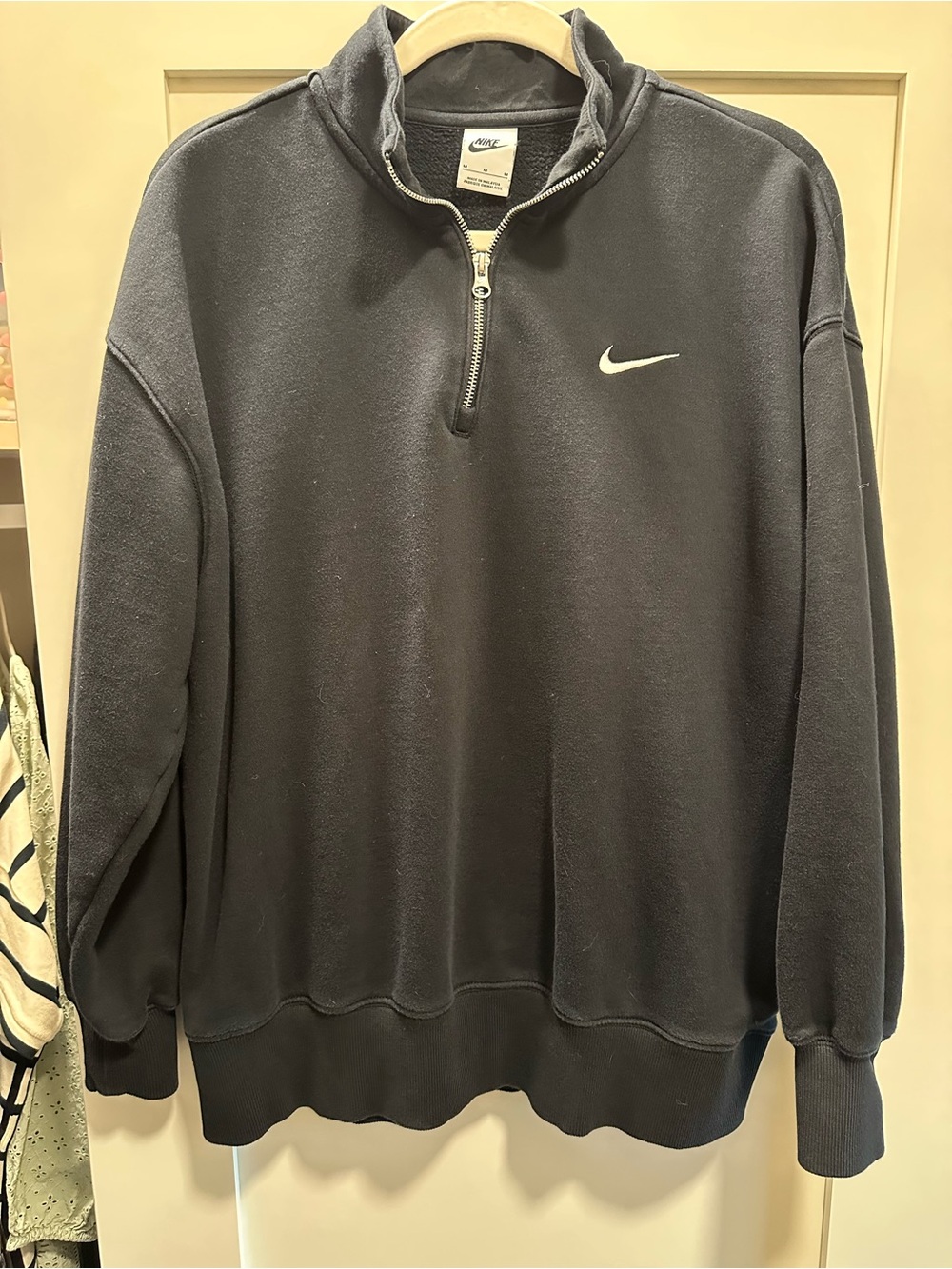 Nike Black Half-Zip Sweatshirt | size m